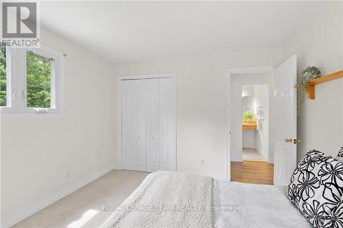 351 Riverwood Drive, Ottawa, ON - Indoor Photo Showing Bedroom