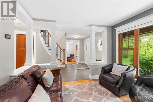 5527 Cedar Drive, Ottawa, ON - Indoor