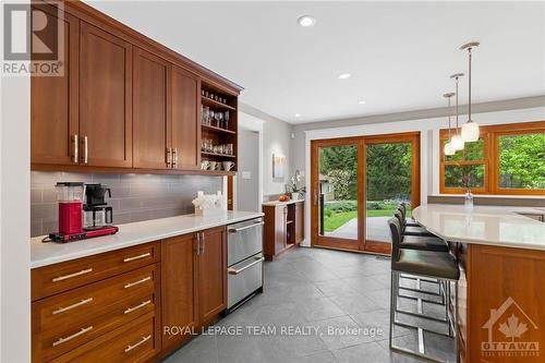 5527 Cedar Drive, Ottawa, ON - Indoor Photo Showing Kitchen