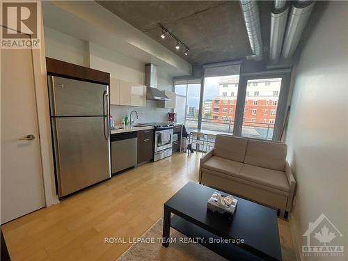 642 - 340 Mcleod Street, Ottawa, ON - Indoor Photo Showing Kitchen