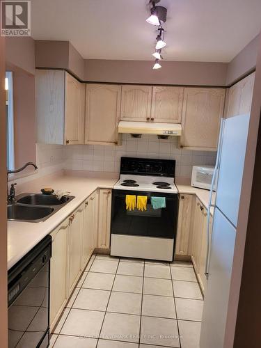 702 - 39 Pemberton Avenue, Toronto, ON - Indoor Photo Showing Kitchen With Double Sink