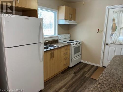 738 Airport Road, North Bay, ON - Indoor Photo Showing Kitchen With Double Sink