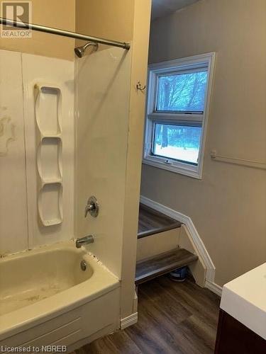 738 Airport Road, North Bay, ON - Indoor Photo Showing Bathroom