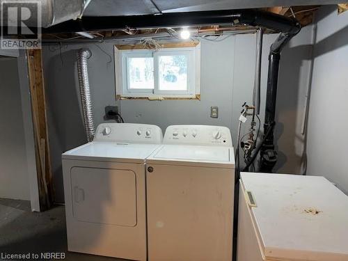 738 Airport Road, North Bay, ON - Indoor Photo Showing Laundry Room