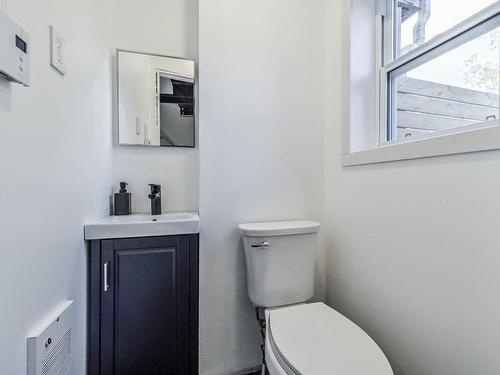 Powder room - 26 Rue Grégoire, Saint-Jean-Sur-Richelieu, QC 