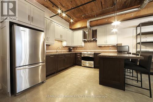 406 - 68 Broadview Avenue, Toronto, ON - Indoor Photo Showing Kitchen