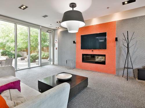 Autre - 703-3300 Av. Troie, Montréal (Côte-Des-Neiges/Notre-Dame-De-Grâce), QC - Indoor Photo Showing Living Room With Fireplace