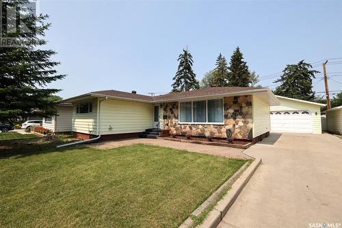 53 Knowles Crescent, Regina, SK - Outdoor