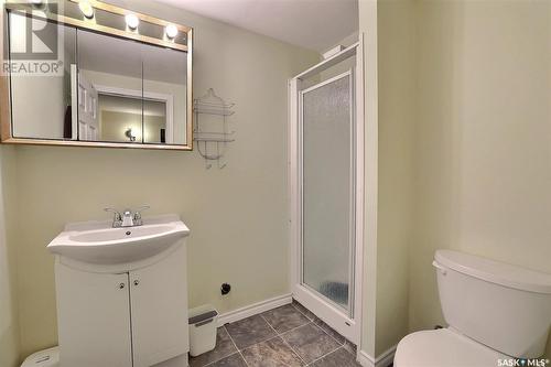 53 Knowles Crescent, Regina, SK - Indoor Photo Showing Bathroom