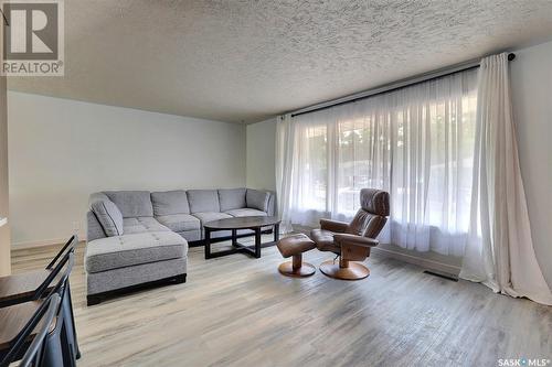 53 Knowles Crescent, Regina, SK - Indoor Photo Showing Living Room