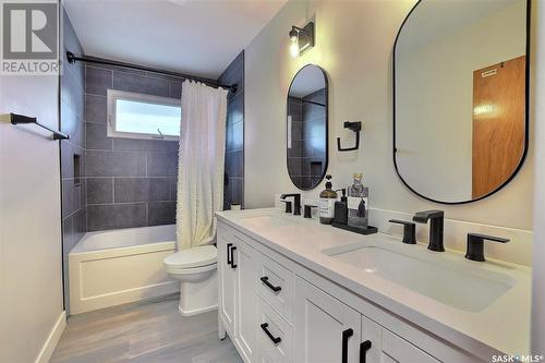 53 Knowles Crescent, Regina, SK - Indoor Photo Showing Bathroom