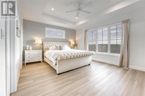 3613 Queen Street, Plympton-Wyoming, ON - Indoor Photo Showing Bedroom