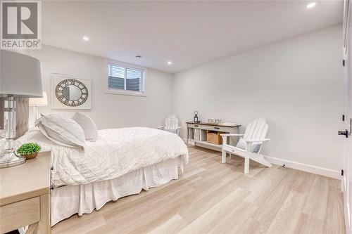 3613 Queen Street, Plympton-Wyoming, ON - Indoor Photo Showing Bedroom