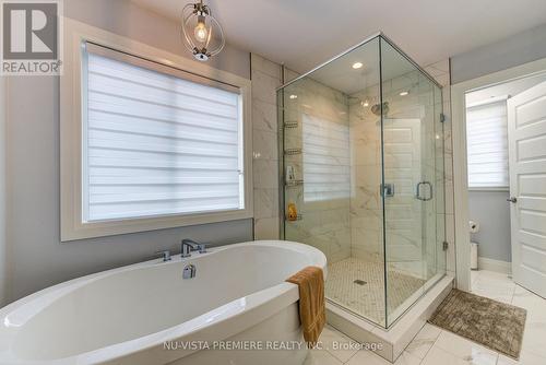 1774 Brunson Way, London, ON - Indoor Photo Showing Bathroom