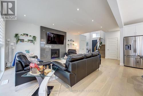 1774 Brunson Way, London, ON - Indoor Photo Showing Living Room With Fireplace