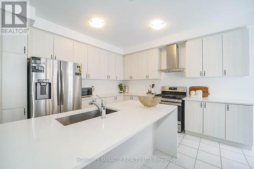 2823 Foxden Square, Pickering, ON - Indoor Photo Showing Kitchen With Upgraded Kitchen