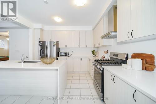 2823 Foxden Square, Pickering, ON - Indoor Photo Showing Kitchen