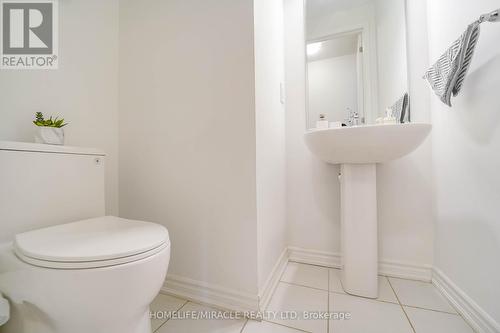 2823 Foxden Square, Pickering, ON - Indoor Photo Showing Bathroom