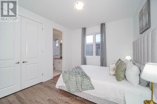 2823 Foxden Square, Pickering, ON - Indoor Photo Showing Bedroom