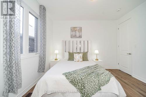 2823 Foxden Square, Pickering, ON - Indoor Photo Showing Bedroom