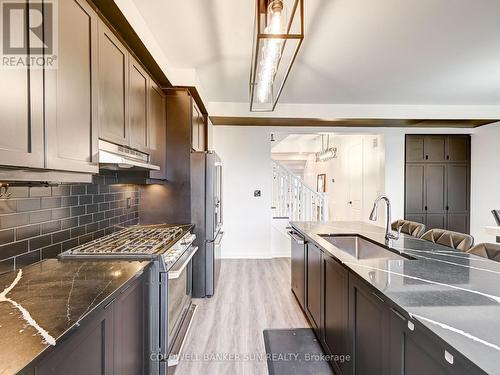 401 Kleinburg Summit Way, Vaughan, ON - Indoor Photo Showing Kitchen