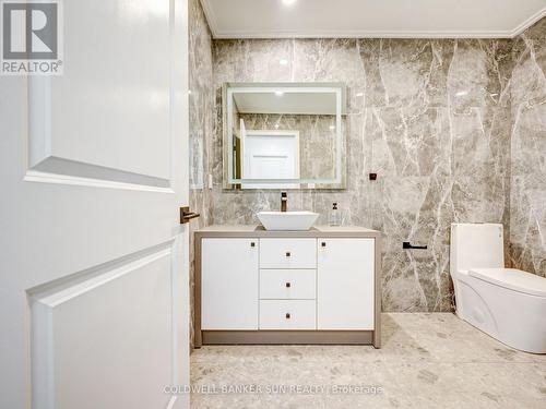 401 Kleinburg Summit Way, Vaughan, ON - Indoor Photo Showing Bathroom