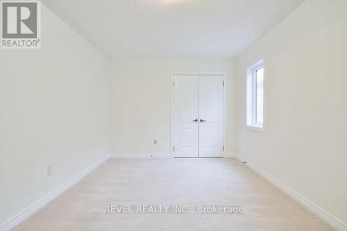 40 Sasco Way, Essa, ON - Indoor Photo Showing Other Room