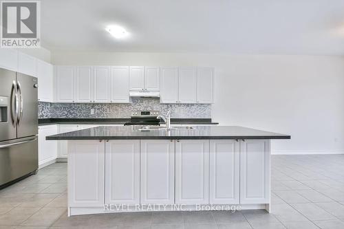 40 Sasco Way, Essa, ON - Indoor Photo Showing Kitchen With Double Sink