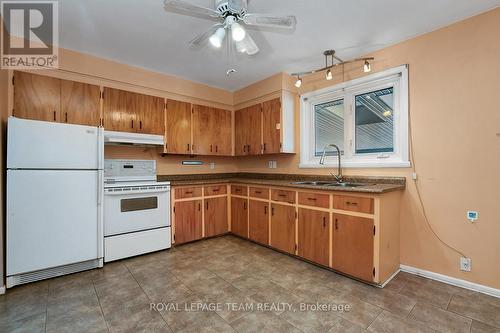 397 Presland Road, Ottawa, ON - Indoor Photo Showing Kitchen With Double Sink