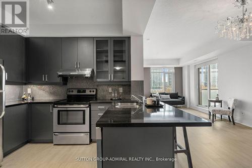 407 - 151 Upper Duke Crescent, Markham, ON - Indoor Photo Showing Kitchen With Double Sink With Upgraded Kitchen