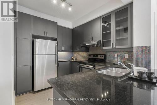 407 - 151 Upper Duke Crescent, Markham, ON - Indoor Photo Showing Kitchen With Double Sink With Upgraded Kitchen