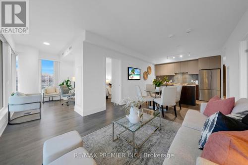 510 - 20 Brin Drive, Toronto, ON - Indoor Photo Showing Living Room