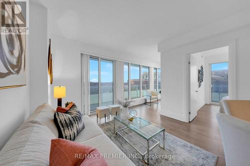 510 - 20 Brin Drive, Toronto, ON - Indoor Photo Showing Living Room