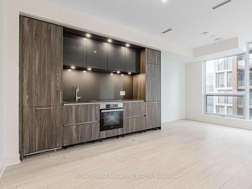 3609-35 Mercer St, Toronto, ON - Indoor Photo Showing Kitchen