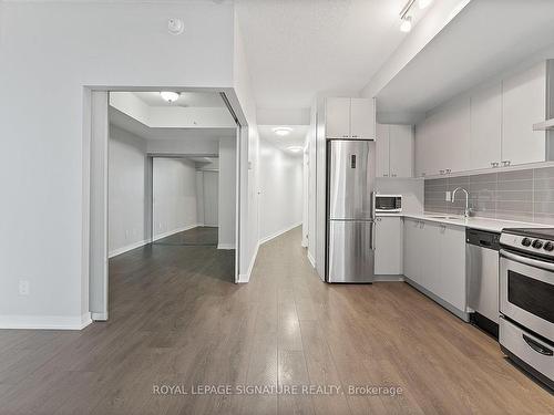 617-51 East Liberty St, Toronto, ON - Indoor Photo Showing Kitchen