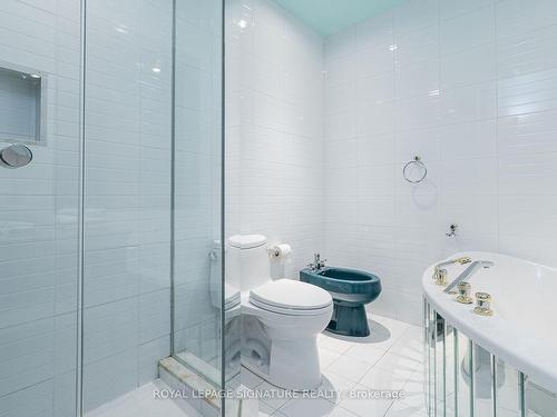 408 Rosemary Rd, Toronto, ON - Indoor Photo Showing Bathroom