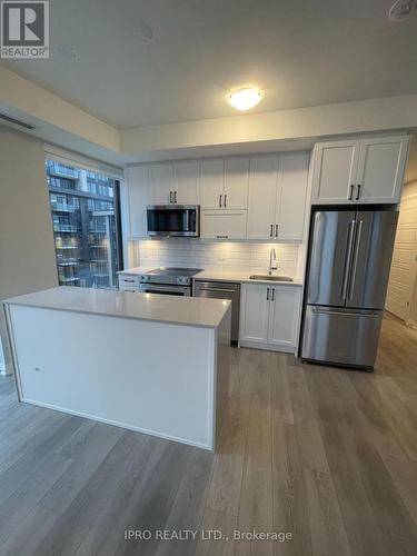 517 - 1415 Dundas Street, Oakville, ON - Indoor Photo Showing Kitchen