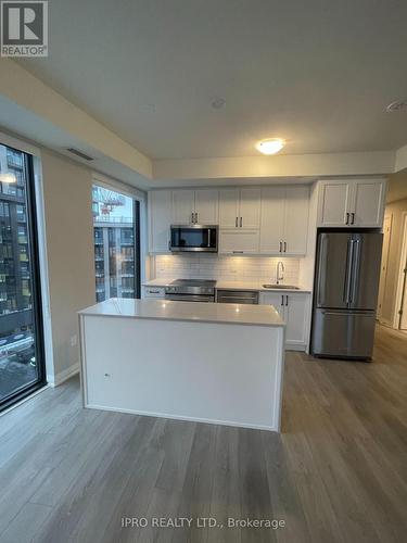 517 - 1415 Dundas Street, Oakville, ON - Indoor Photo Showing Kitchen