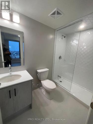 517 - 1415 Dundas Street, Oakville, ON - Indoor Photo Showing Bathroom