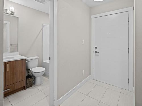 304-2783 Strathmore Rd, Langford, BC - Indoor Photo Showing Bathroom