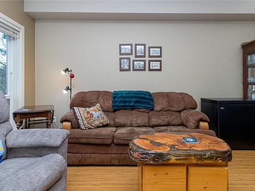 210-866 Brock Ave, Langford, BC - Indoor Photo Showing Living Room