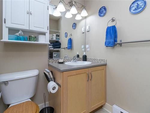 210-866 Brock Ave, Langford, BC - Indoor Photo Showing Bathroom