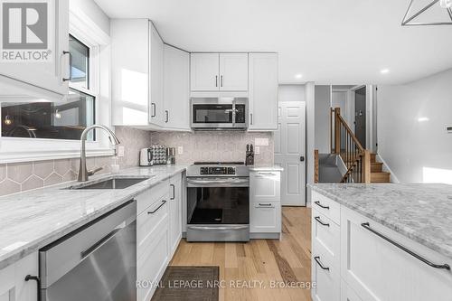 3 Hudson Drive, St. Catharines (442 - Vine/Linwell), ON - Indoor Photo Showing Kitchen With Upgraded Kitchen