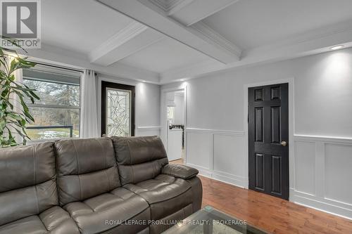 951 Sydenham Road, Kingston (City Northwest), ON - Indoor Photo Showing Living Room