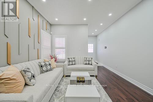 269 Brussels Avenue, Brampton, ON - Indoor Photo Showing Living Room