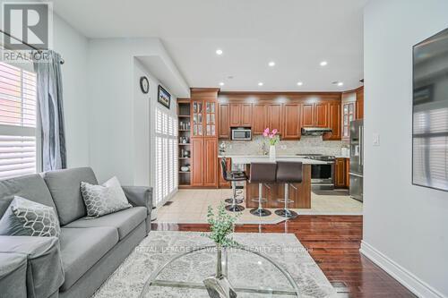 269 Brussels Avenue, Brampton, ON - Indoor Photo Showing Living Room