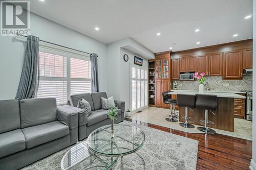 269 Brussels Avenue, Brampton, ON - Indoor Photo Showing Living Room