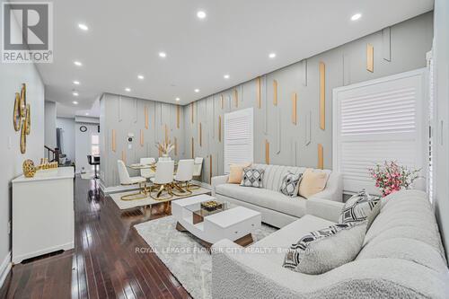 269 Brussels Avenue, Brampton, ON - Indoor Photo Showing Living Room