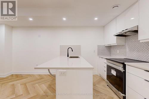 3028 William Cutmore Boulevard, Oakville, ON - Indoor Photo Showing Kitchen