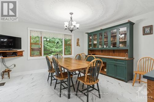 622 Rideau River Road, Montague, ON - Indoor Photo Showing Dining Room